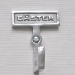 Gästskylt med krok i metall, Gäster