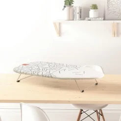 Liten bordsstrykbräda
