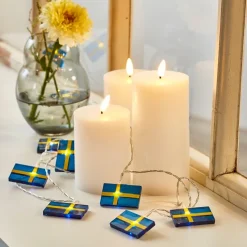 Ljusslinga med svenska flaggor