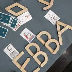Magnetiskt bokstavsspel