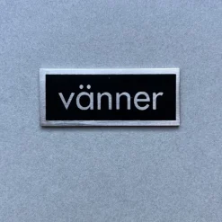 Metallskylt, Vänner, Svart