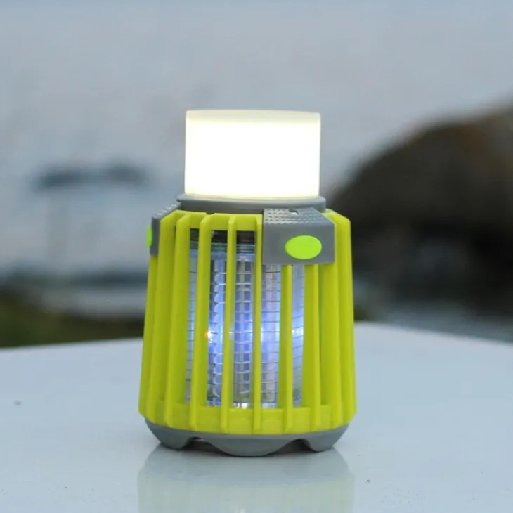 Myggfälla med campinglampa