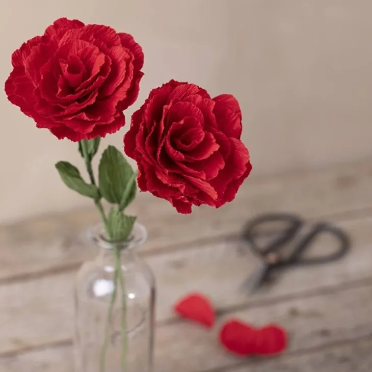 Pysselblommor av kräppapper