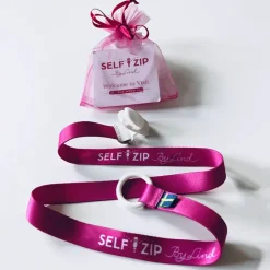 Self zip - nå dragkedjan på ryggen