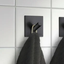 Självhäftande enkelkrok, Beslagsboden