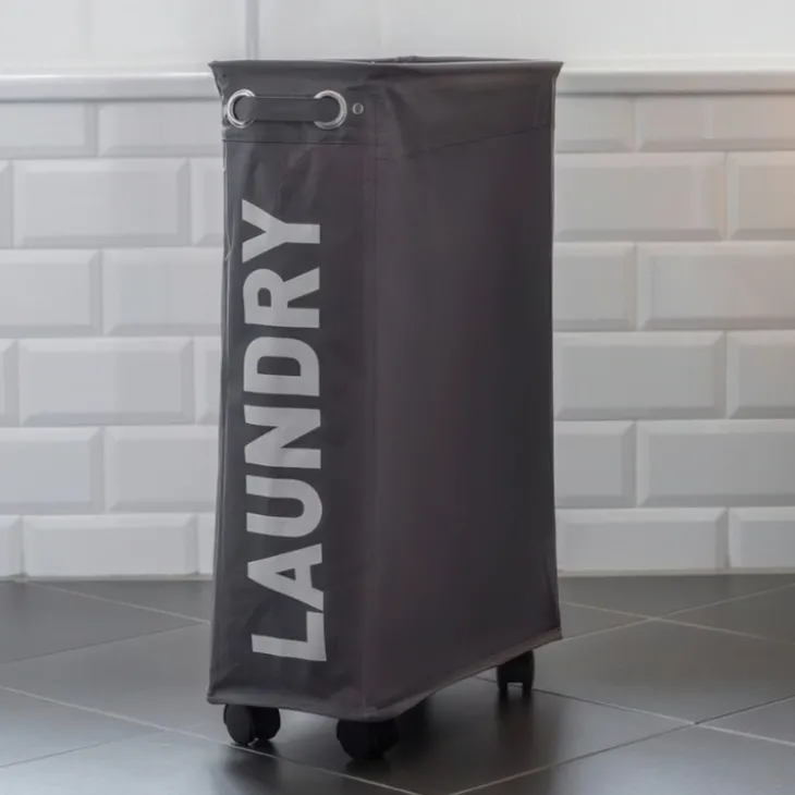 Smal tvättkorg på hjul, Laundry