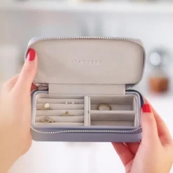 Smyckesskrin för resan, Stackers