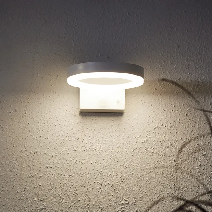 Solcellsladdad fasadlampa