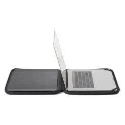 Solskydd och fodral till laptop