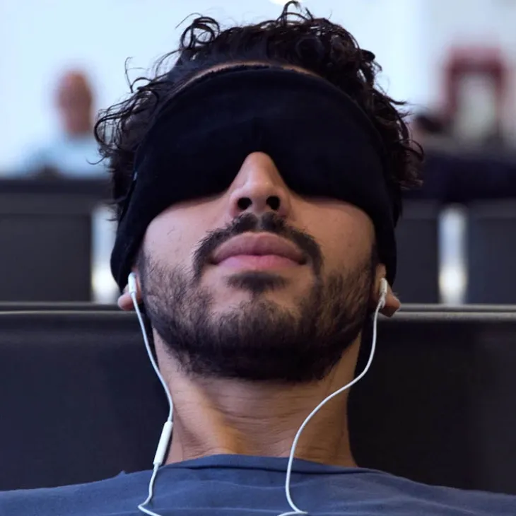 Sovmask med ljusinsläppsskydd