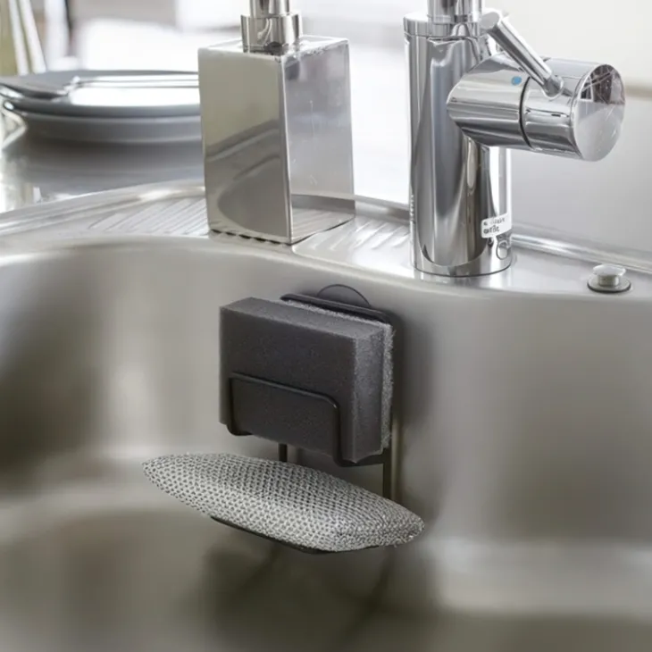 Svamphållare med sugpropp, TOWER DOUBLE SPONGE HOLDER, 7,5 x 6,3 x H 12,7 cm, Yamazaki
