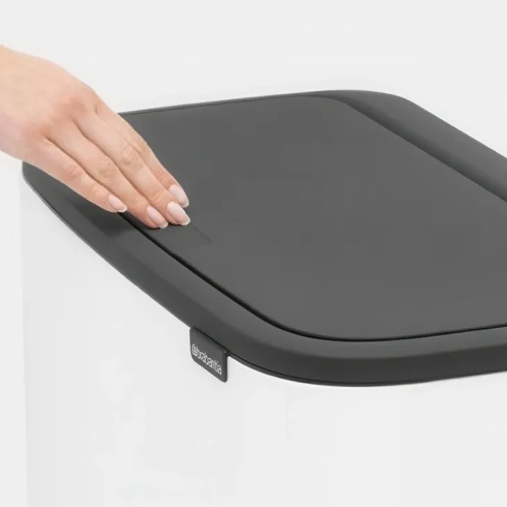 Återvinningsstation på ben med 2 fack, Brabantia, Svart