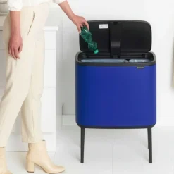 Återvinningsstation på ben med 2 fack, Brabantia, Blå