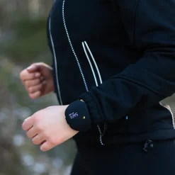 Överfallsalarm med justerbart armband